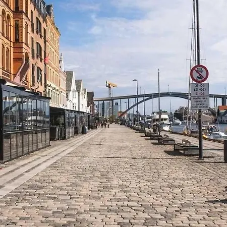Apartment Moderne Og Sentral Ved Sjoen *